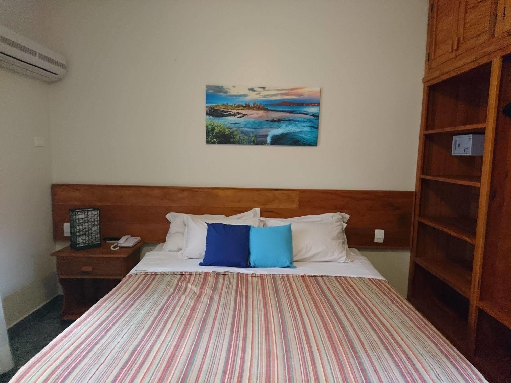 Galapagos Aparthotel Ilhabela Buitenkant foto