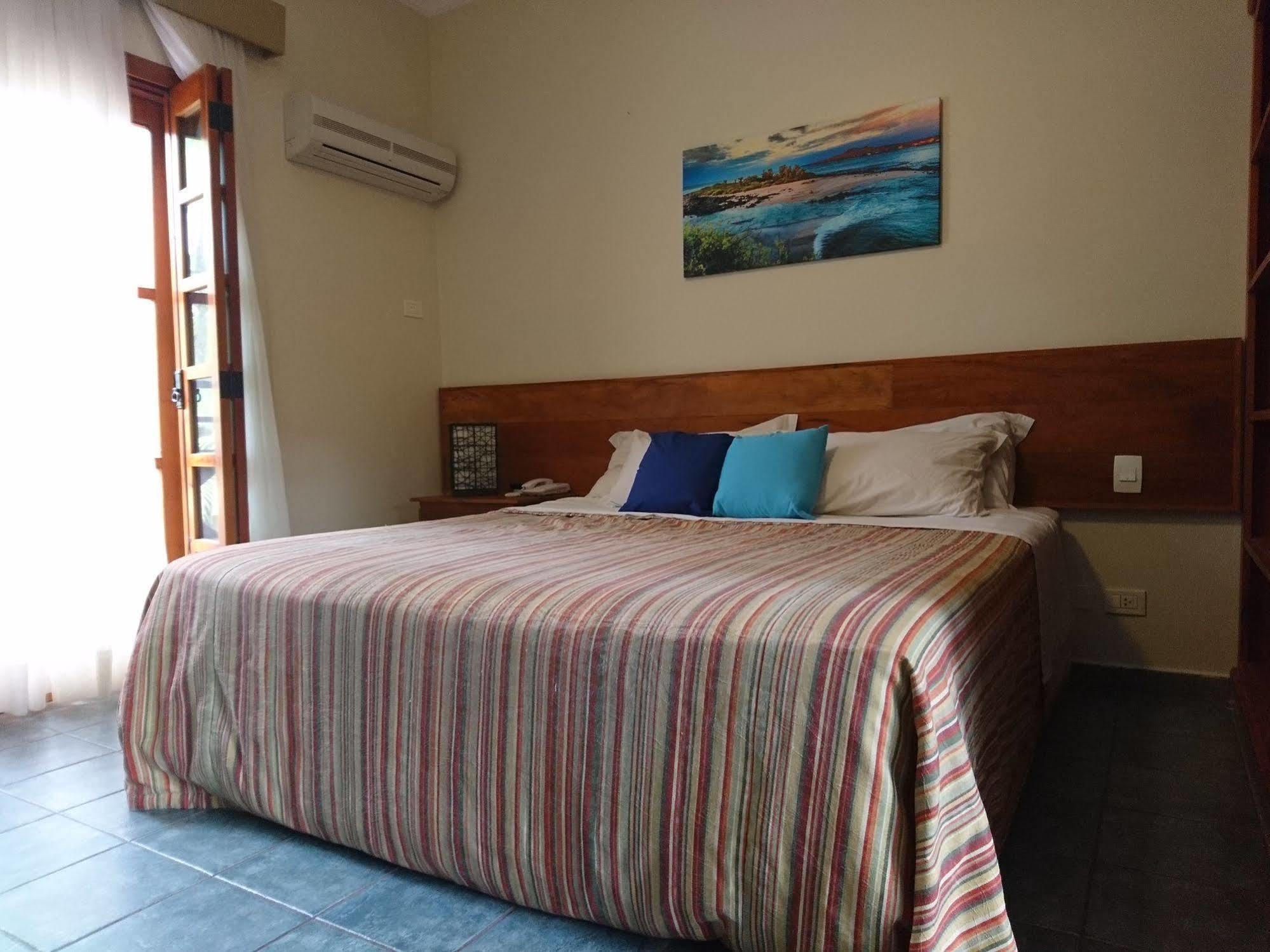 Galapagos Aparthotel Ilhabela Buitenkant foto